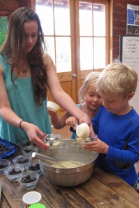 Farm Camp making cobbler 2 Mason and Ophelia lr